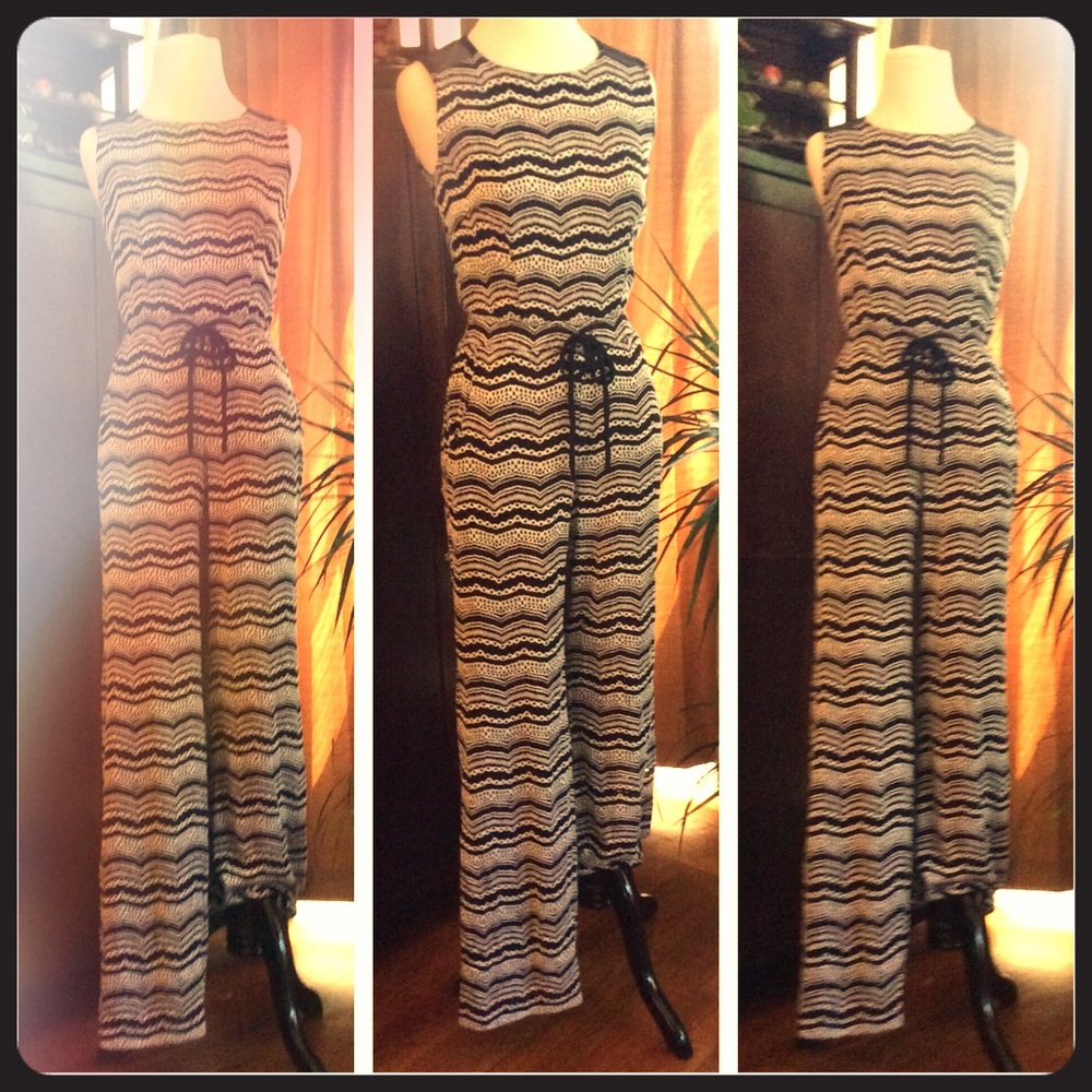 Super cute lined navy & white jumpsuit